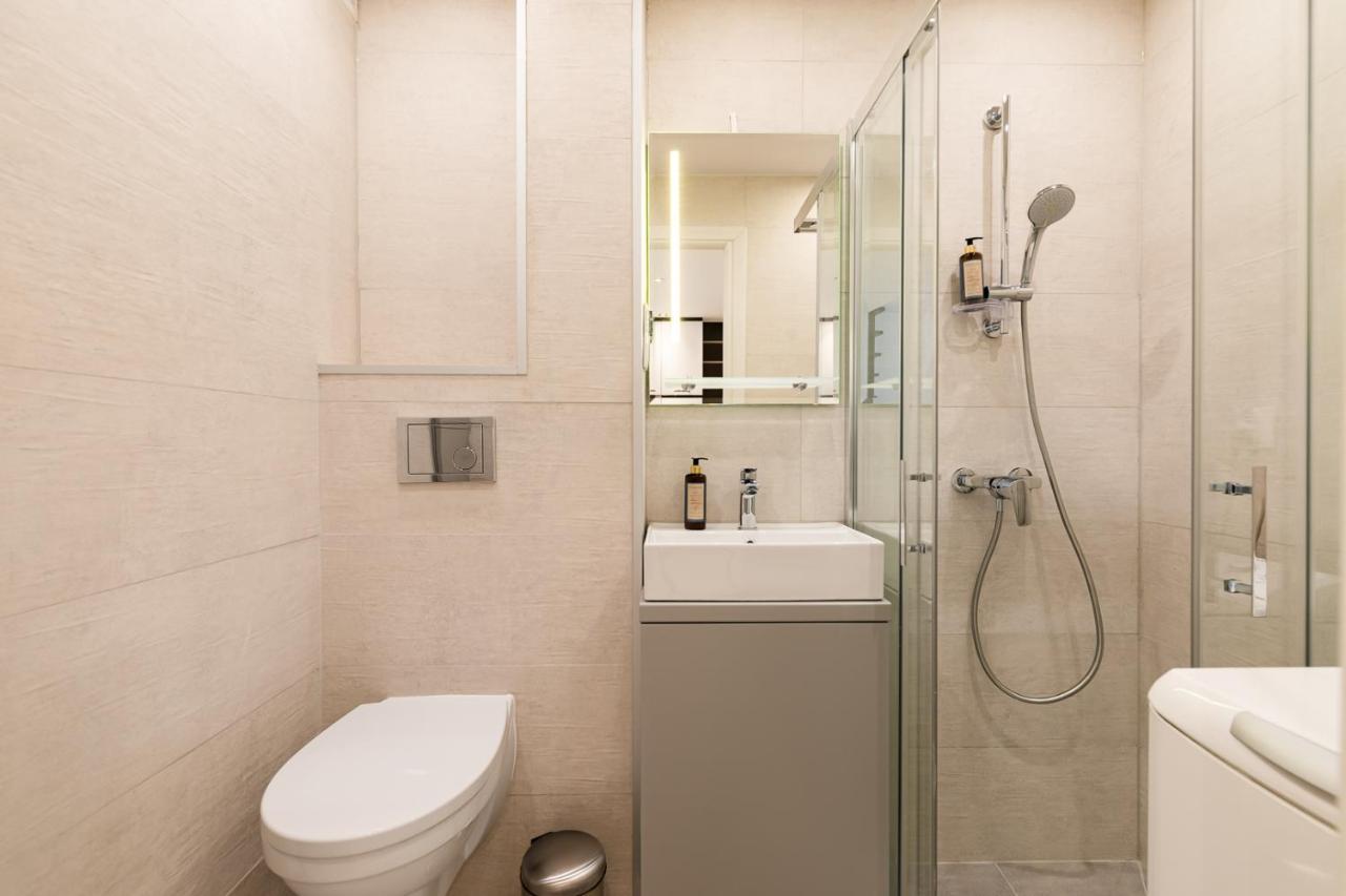 W Rent Like Home - Grojecka 19 25 Varsavia Esterno foto